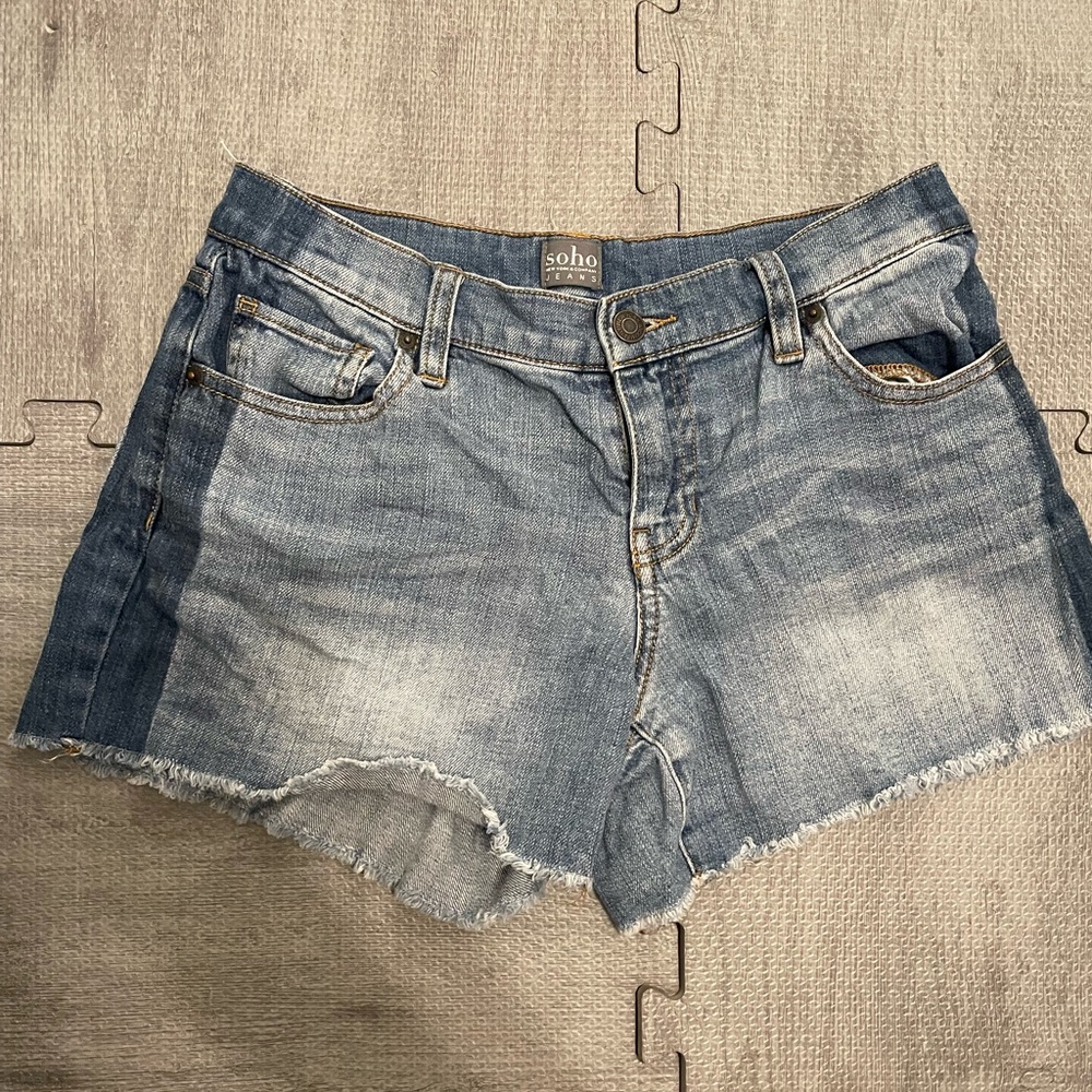 SoHo 2 tone blue Jean shorts. Women’s size 2.